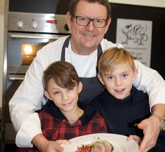 Ysgol Eifion Wyn's local lamb recipe comes out on top