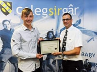 Jamie scoops top student award