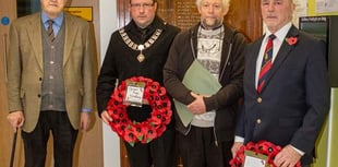 Wreaths laid to commemorate war centenary