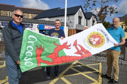 New language flags in Pwllheli to welcome visitors and locals