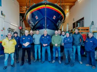 Rowers return to New Quay to thank rescuers