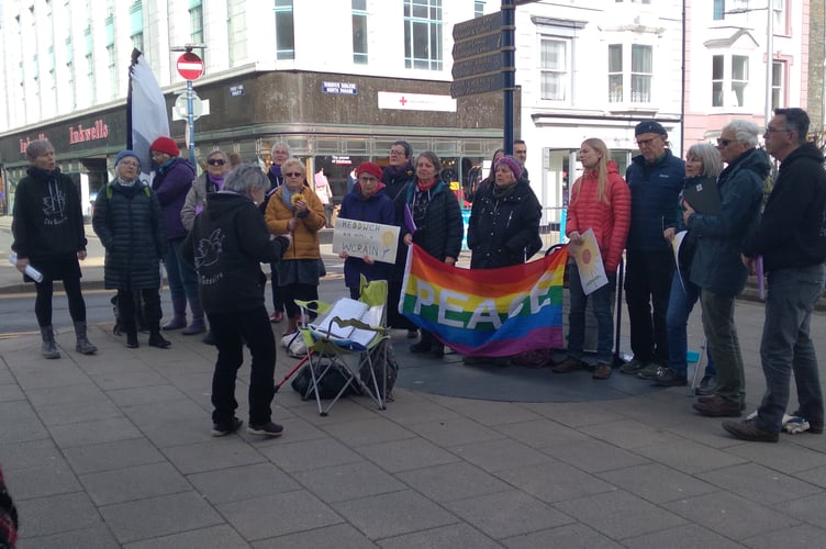 Owain Glyndwr Square Ukraine vigil Côr Gobaith