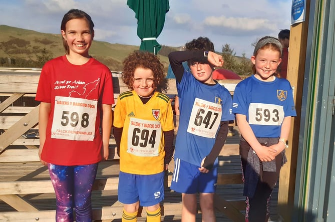 Rhiannon Starr, Now Schiavone, Moi Schiavone, Yasmin Evans ready for the off at Nant yr Arian