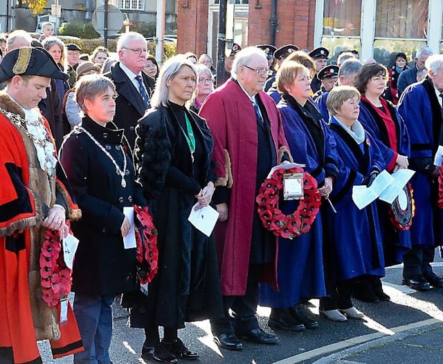 Town council to spend £1,000 on two new mayor hats