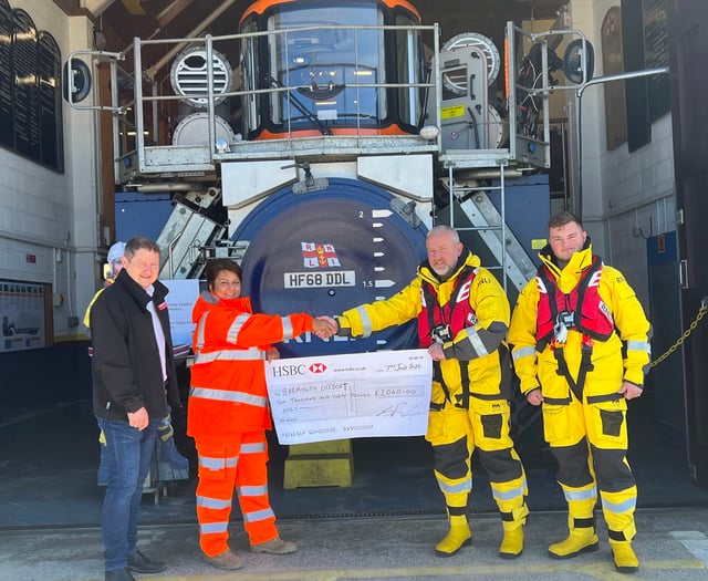 Wood from bridge raises RNLI money