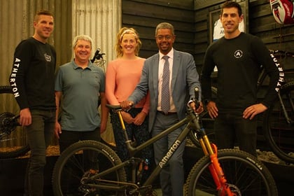 Minister visits Dyfi Valley world champion bikers
