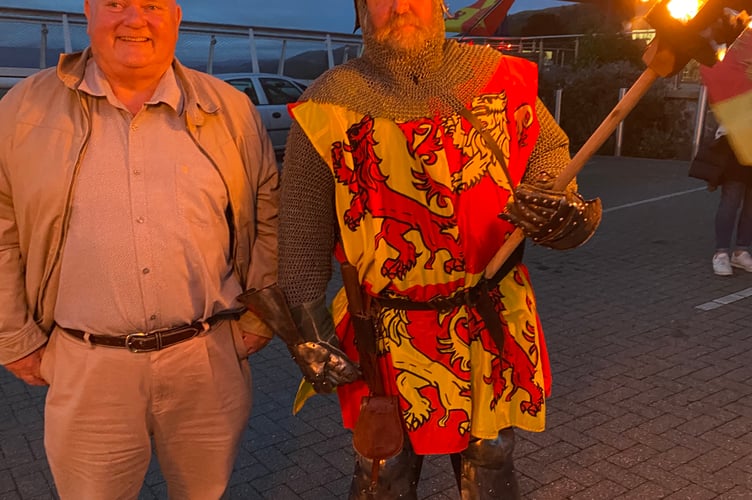 Cllr Owen with ‘Owain Glyndwr’ at last year’s procession