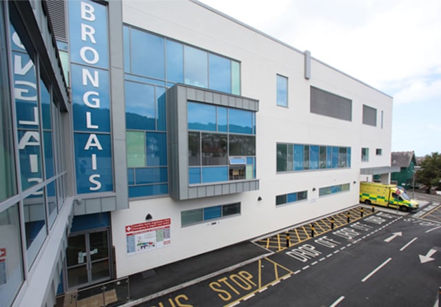 Ward at Bronglais closed for three months for emergency roof repair