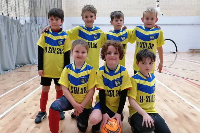 Cewri Ystwyth in their new kit sponsored by Y Selar 2022