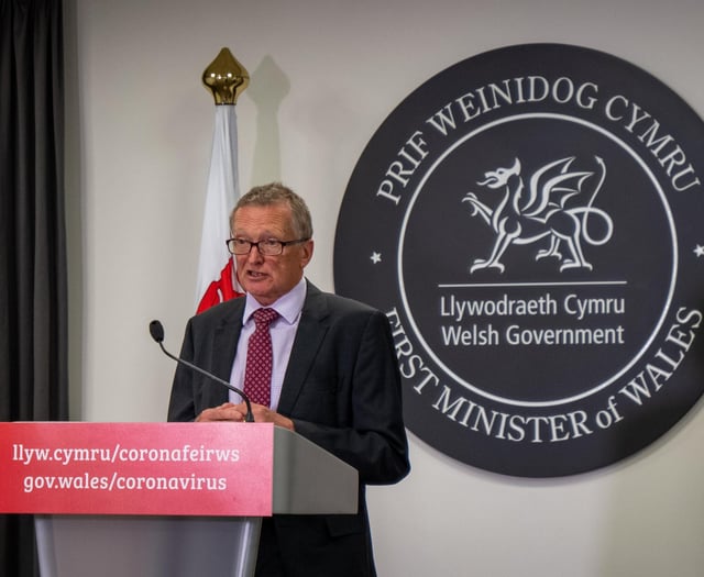 Sir Frank calls time as Chief Medical Officer for Wales