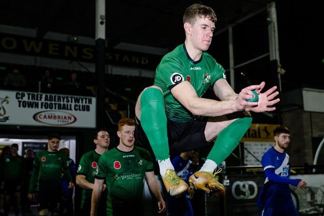 ABERYSTWYTH, WALES - 02  FEBRUARY 2022: Aberystwyth's Thomas Rimmer during the JD Cymru Premier league fixture between Aberystwyth Town F.C & Haverfordwest County A.F.C and  Aberystwythâs 1000th league game in the Cymru premier devision, Park Avenue Stadium, February 2nd, 2022, Aberystwyth, Wales (Pic By John Smith/FAW)