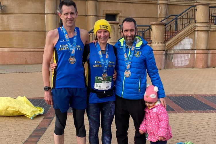 Paul Williams, Lina Land and Ed Land at the Rhyl 10 mile race