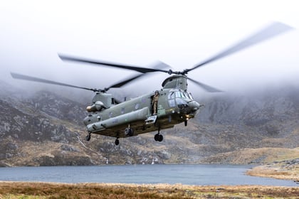 Chinook conducts training exercise in Snowdonia