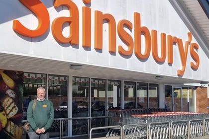 Lampeter supermarket boss retires after 33 years 