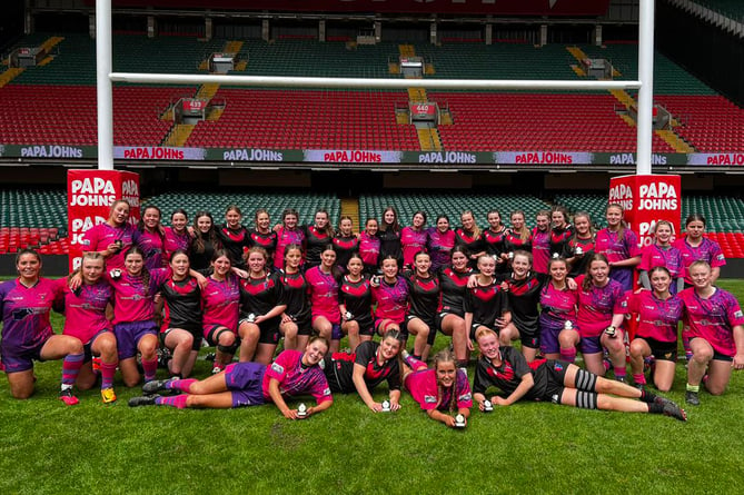 The Gwylliaid Meirionnydd and Cardiff Quins Girls teams at the Principality Stadium 