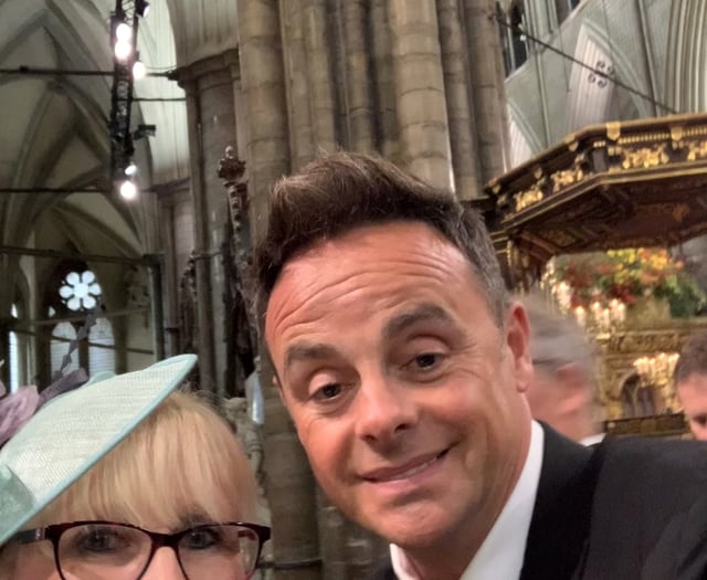 Jo gets to King's coronation in time for pics with Ant & Dec