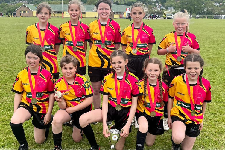 The Ysgol Godre'r Berwyn tag rugby team Urdd winners 2023