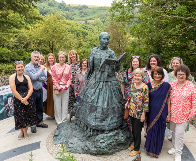 Statue of pioneering poet unveiled in Llangrannog