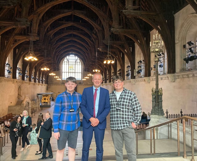 Youth Parliament Members visit Westminster