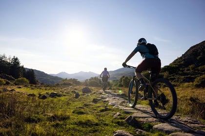 Traws Eryri 200km off-road cycling route launched in north Wales
