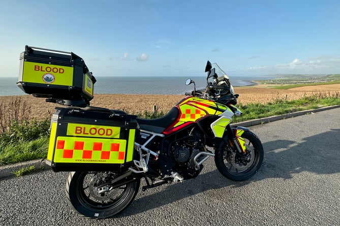 The new Triumph Tiger 900 Blood Bike ‘Gwen’ is now operational with Aberystwyth-based Blood Bikes Wales riders