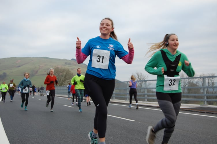 Thumbs up from a happy runner!