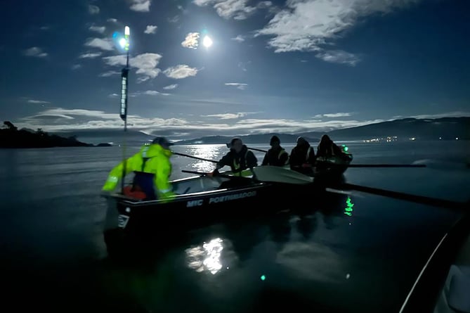 An atmospheric night row during the winter months