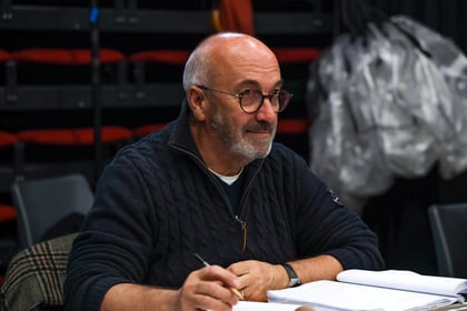 Arad Goch artistic director announces retirement