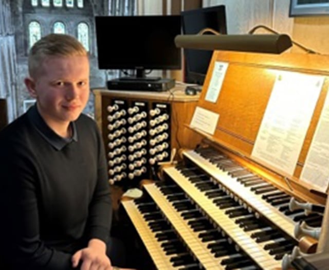 Young organist to join Rhys Merion for cathedral performance