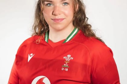 Llanybydder's Cadi-Lois takes on France in the heat