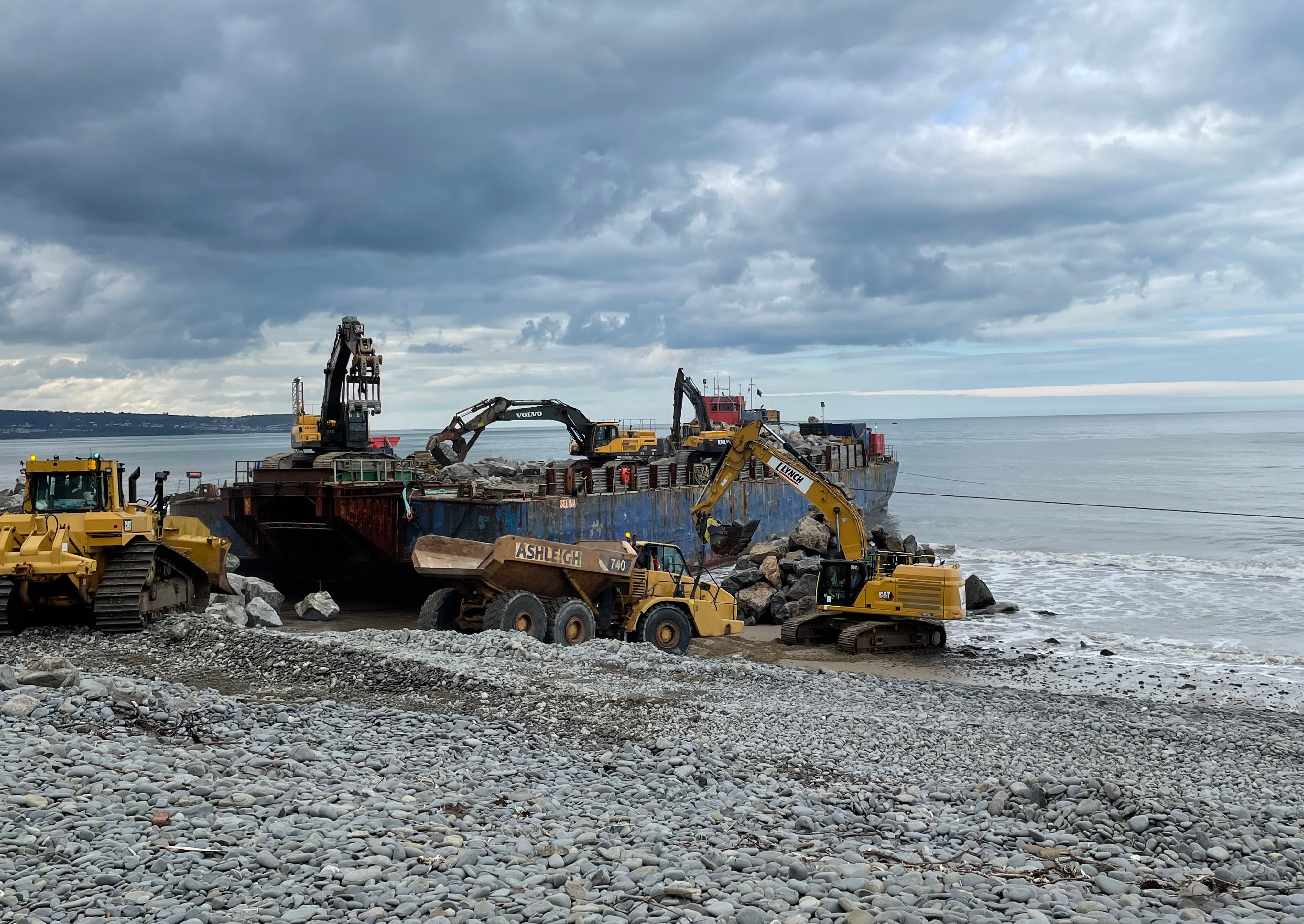 Accommodation plan for Aberaeron sea defence workers given go-ahead ...