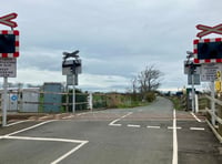 Level crossing safety plea to Gwynedd holidaymakers