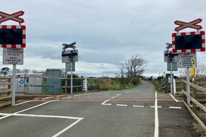 Level crossing safety plea to Gwynedd holidaymakers