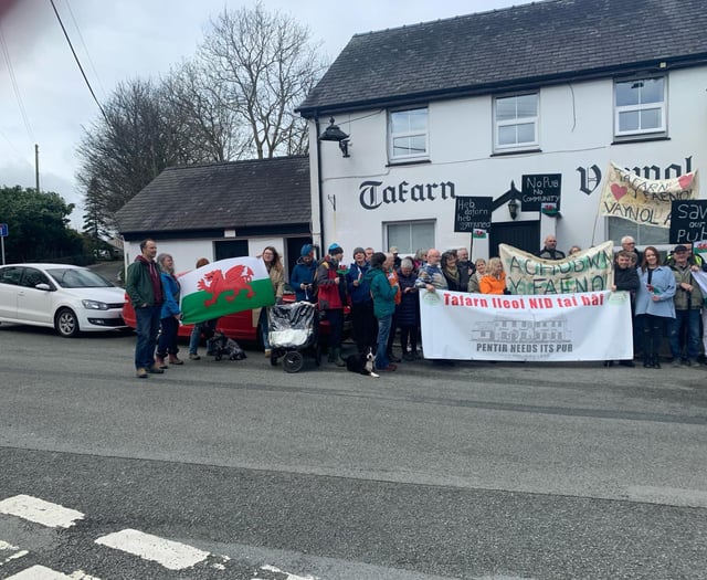 Row rumbles on over plan to turn former Gwynedd pub into holiday let