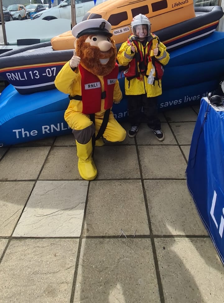 Coffee Morning Raises Over £500 For New Quay Rnli 