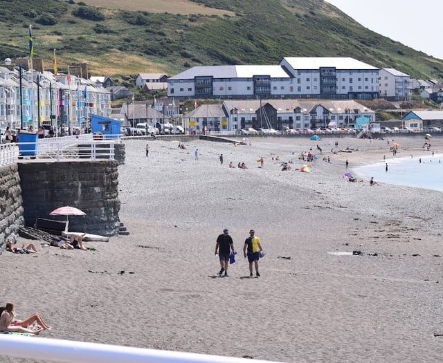 Four Ceredigion beaches retain Blue Flag status 