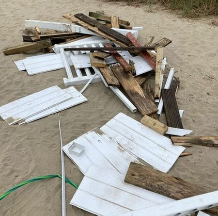 Fly tipping at Ynyslas