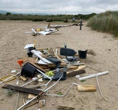 Fly tipping at Ynyslas