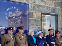 Harlech unveils blue plaque for war hero