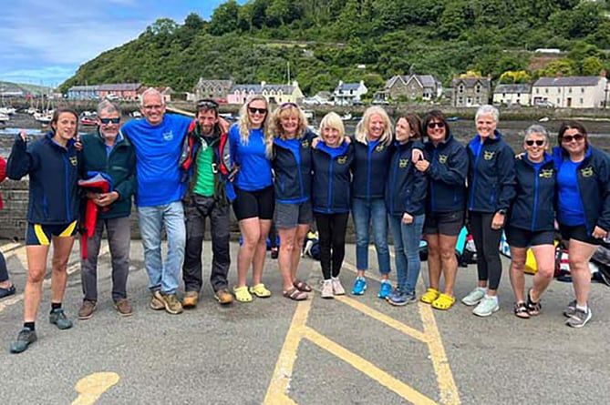 Aberdyfi ladies with support crew (Photos: Chloe Evans and Isabelle Cloves)