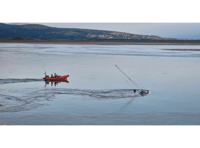 Two rescued as yacht sinks off Gwynedd coast