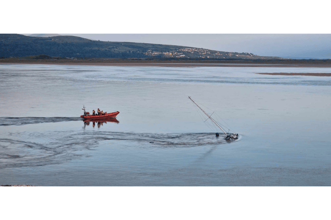 Criccieth RNLI and the sinking yacht
