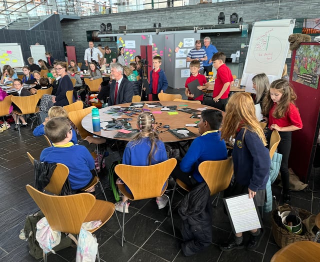 Mid and north Wales pupils take part in Senedd climate event