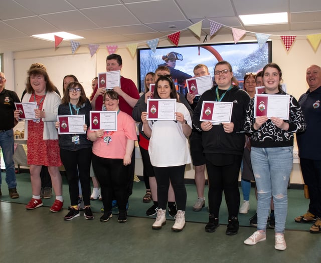 Ffestiniog Railway reward students for volunteer work