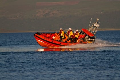Criccieth lifeboat launches after riders fall off jet-ski