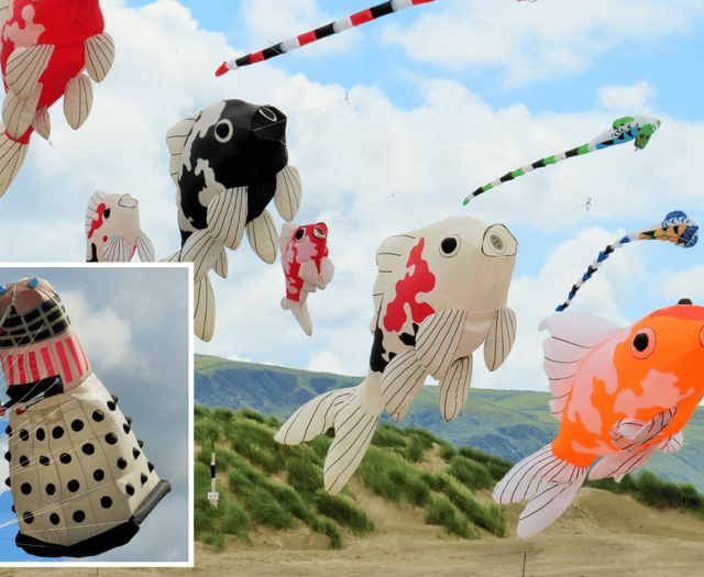 Gwynedd kite festival flies the flag for Barmouth