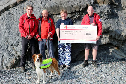 Dog show raises money for mountain rescuers