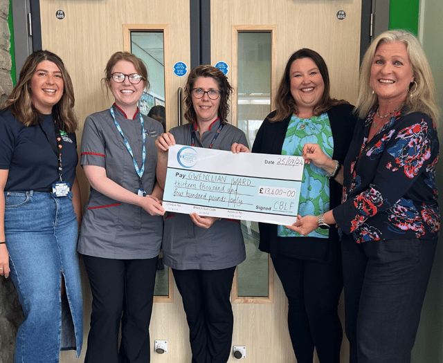 Bronglais League of Friends donate £13,400 for birthing pool