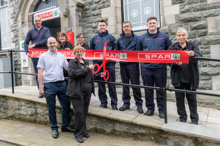 25.07.24 - Dolgellau, UK.
Staff joined by members of the Dolgellau Fire Station at the  official cutting of the ribbon to reopen the SPAR store in Dolgellau which has reopened after a refit. 
Photo: Professional Images/@ProfImages
