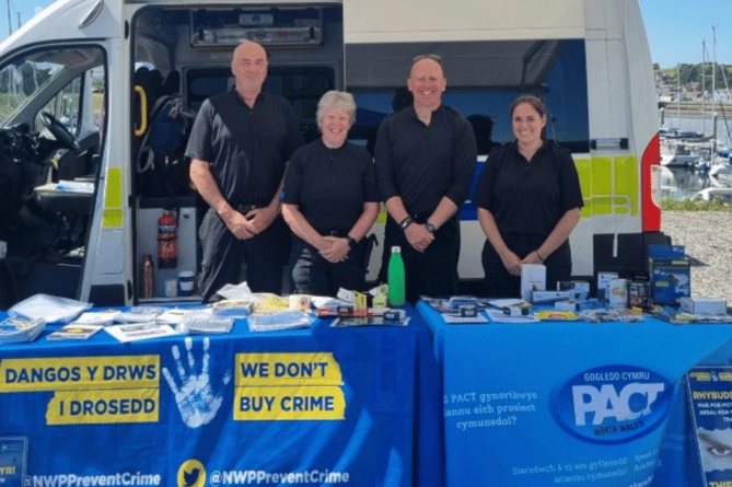 The police set up a stand at Pwllheli Marina. Photo: NWP Gwynedd South